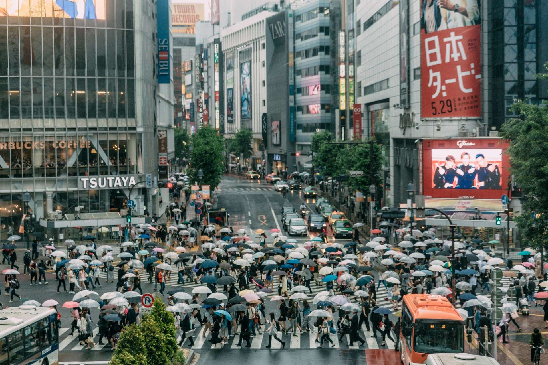 Regnvejr i Shibuya.